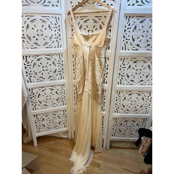 House of CB Vittoria Champagne Chiffon Floral Length Gown Size L Large - Picture 6 of 10